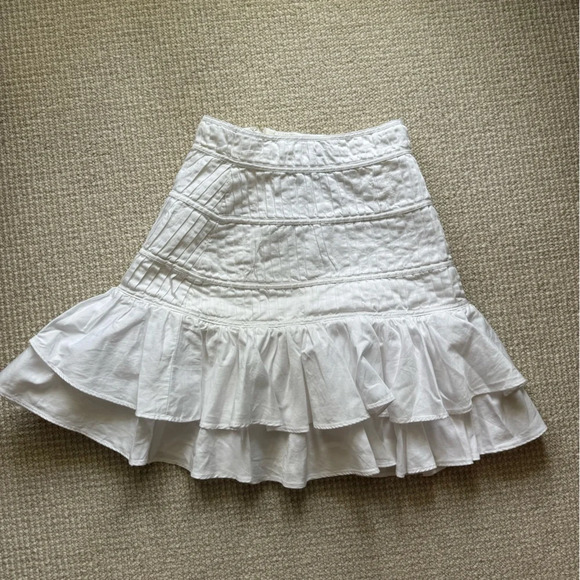 AJE white skirt!!!!! Size 4 Australian so XXS in U.S. - Picture 2 of 3